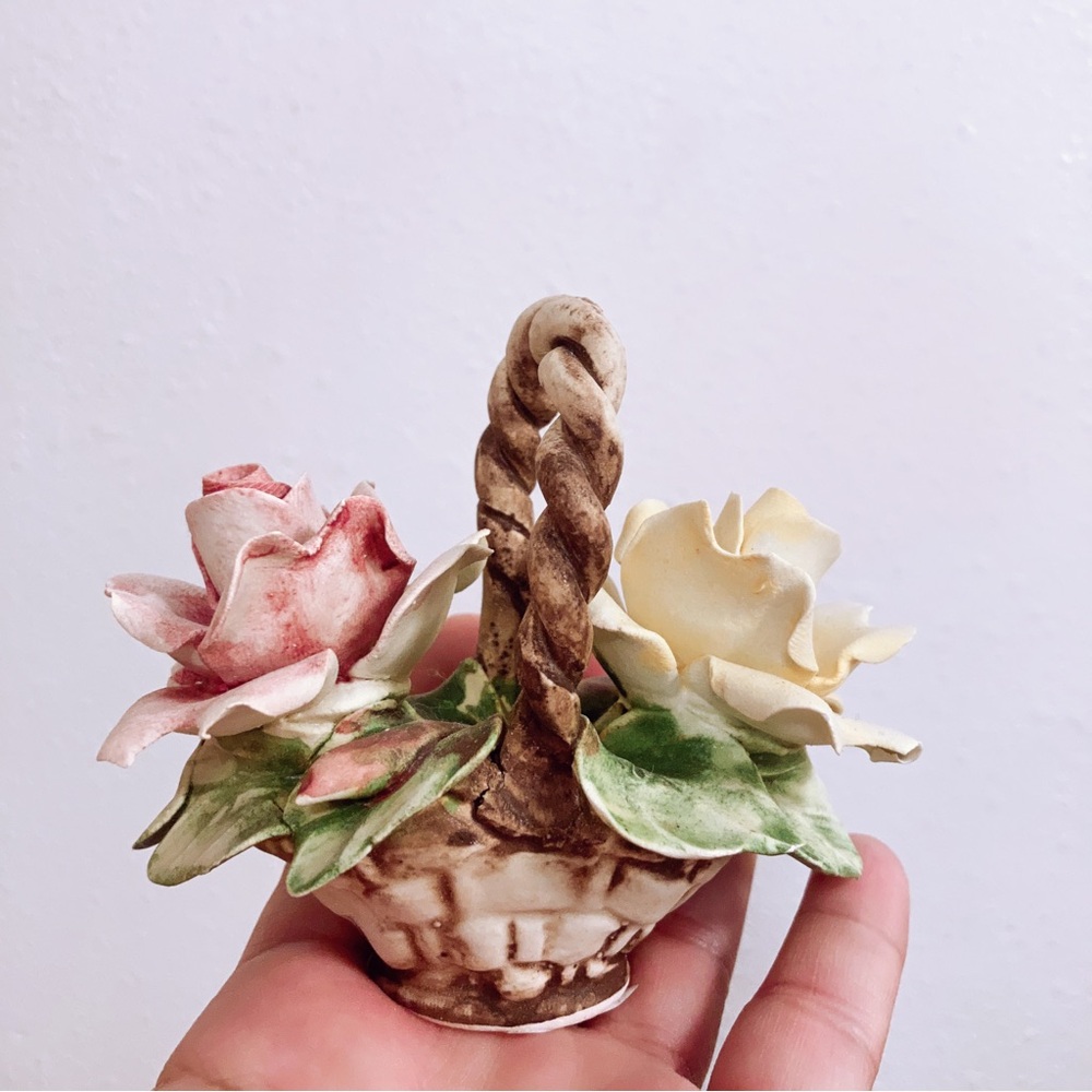 Capodimonte Handcrafted Ceramic Rose Basket Accent - Pink & Cream